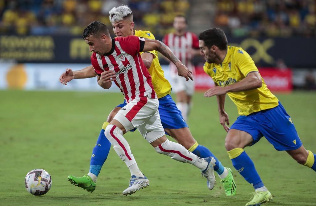 毕尔巴鄂竞技欧冠征途：逆境中绽放的铁血之魂